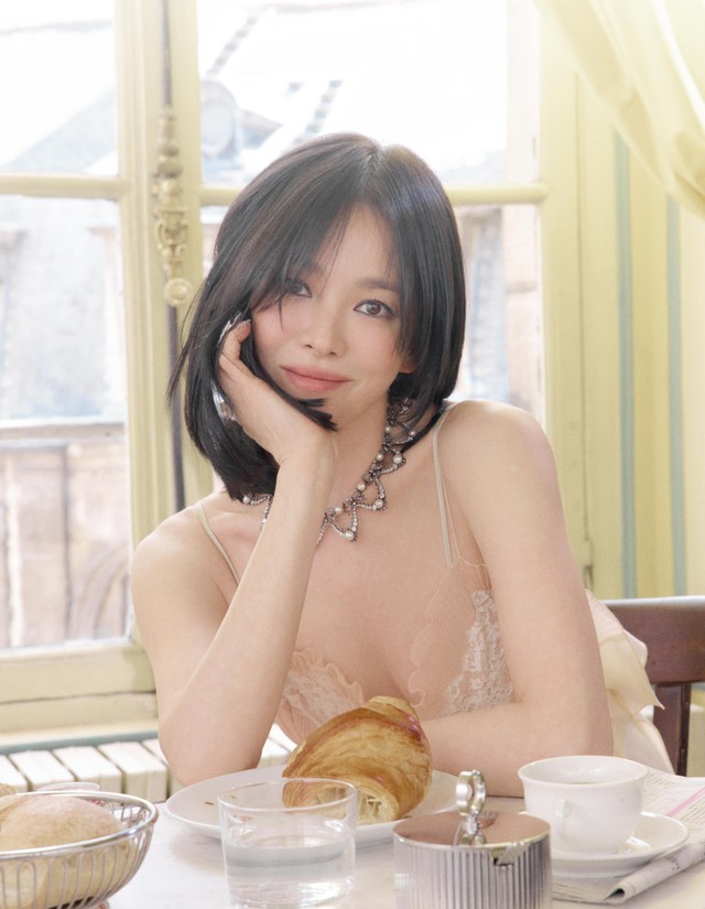 Loạt ảnh ngoại lệ của Song Hye Kyo: Nhan sắc, t&iacute;nh c&aacute;ch thật hiện l&ecirc;n r&otilde; n&eacute;t- Ảnh 3.