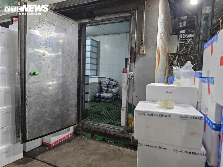 Nấm d&acirc;n sinh TP . HCM đang rủi ro sức khỏe người ti&ecirc;u d&ugrave;ng do bảo quản k&eacute;m - Ảnh 6.