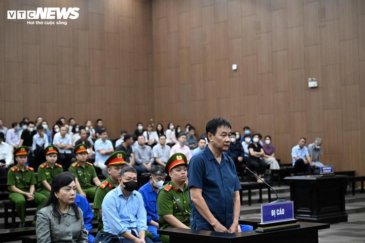 Cựu Bộ trưởng Y tế Nguyễn Thị Kim Tiến hầu t&ograve;a v&igrave; sai phạm t&agrave;i sản Nh&agrave; nước - Ảnh 5.