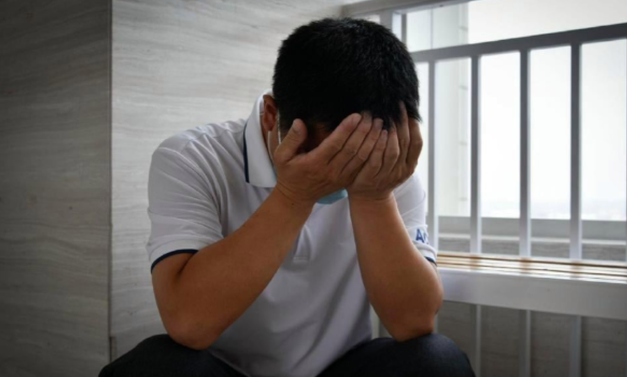 10 năm kh&ocirc;ng giữ lại một đồng lương, đến l&uacute;c bố nằm viện cần tiền gấp th&igrave; vợ nh&igrave;n t&ocirc;i thản nhi&ecirc;n: 
