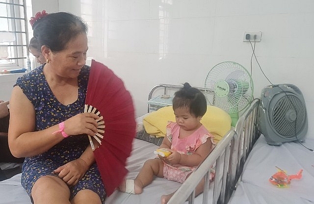 Bố mẹ nghỉ hưu chứ không chuyển công tác, giúp chăm cháu là tình cảm chứ không phải nghĩa vụ - Ảnh 4.