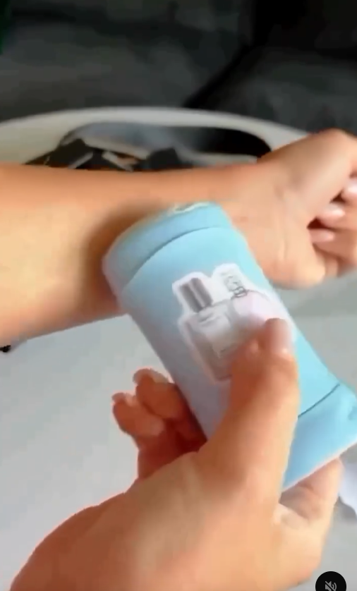 C&aacute;ch d&ugrave;ng nước hoa mới đang viral v&igrave; gi&uacute;p thơm l&acirc;u m&agrave; kh&ocirc;ng tốn nhiều tiền - Ảnh 6.