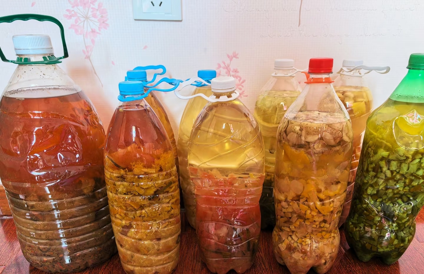 T&ocirc;i thử d&ugrave;ng giấm trắng để trồng c&acirc;y sau khi đọc chia sẻ tr&ecirc;n mạng v&agrave; bất ngờ v&igrave; 7 c&ocirc;ng dụng vừa tiết kiệm vừa hiệu quả - Ảnh 4.