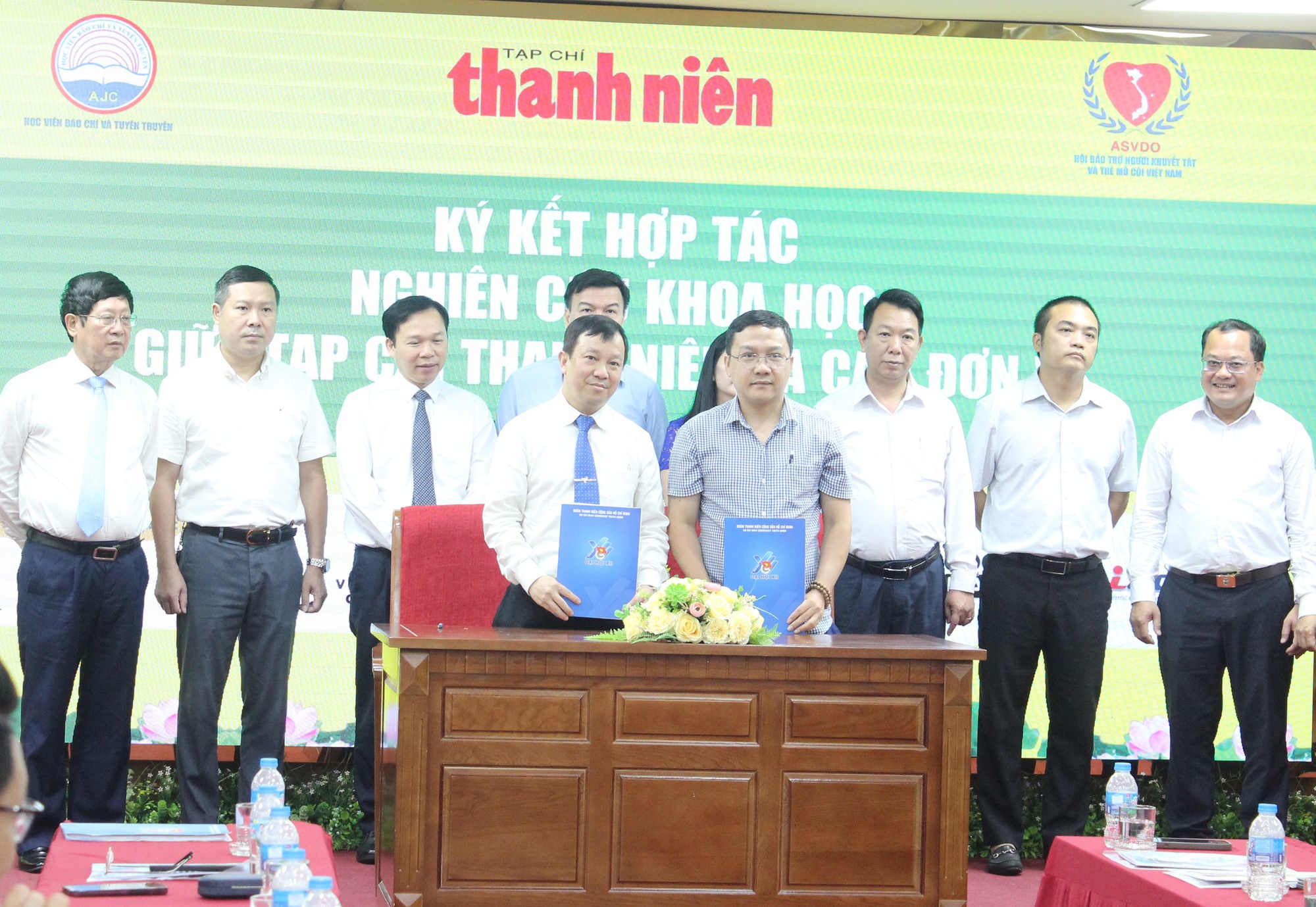 Ph&aacute;t động Cuộc thi viết &ldquo;Vượt l&ecirc;n số phận&rdquo; lần thứ IX- Ảnh 12.