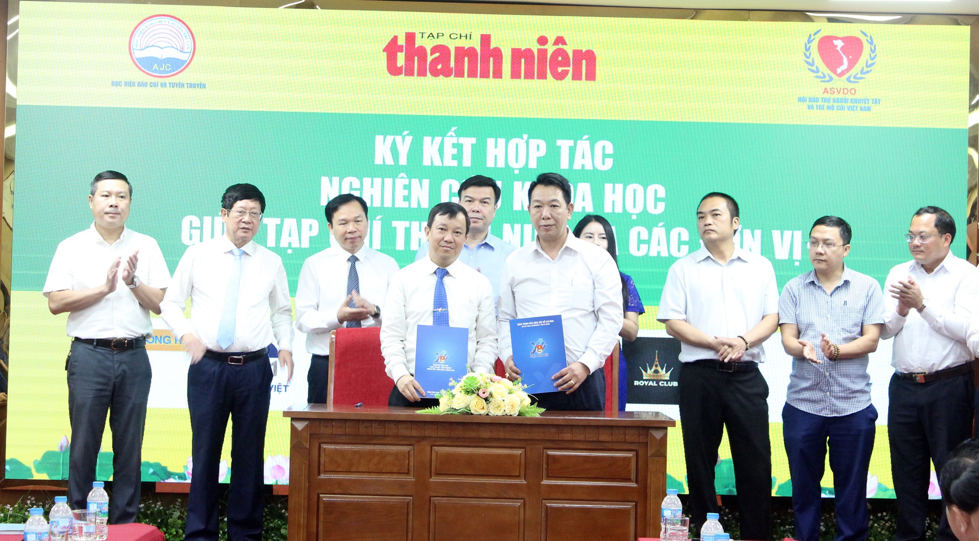 Ph&aacute;t động Cuộc thi viết &ldquo;Vượt l&ecirc;n số phận&rdquo; lần thứ IX- Ảnh 14.
