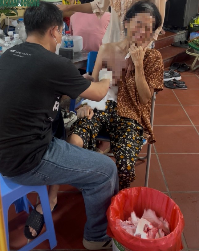 C&ocirc;ng an H&agrave; Nội điều tra vụ mổ khối u tại cơ sở chữa bệnh của &ocirc;ng Nguyễn Tiến Nam - Ảnh 1.
