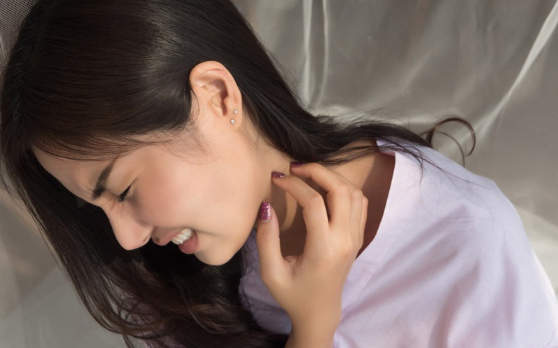 Mắc thủy đậu tự điều trị tại nh&agrave;, người gi&agrave; vi&ecirc;m n&atilde;o, người trẻ suy h&ocirc; hấp - Ảnh 2.