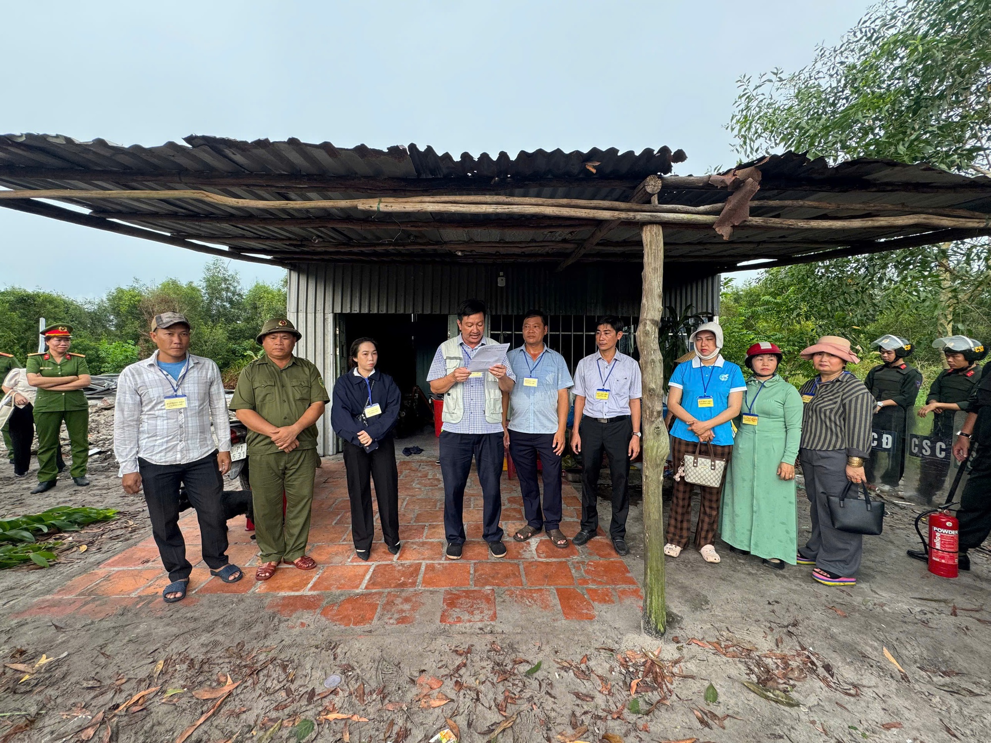 Cưỡng chế biệt phủ tr&aacute;i ph&eacute;p ở Ph&uacute; Quốc: Quyết t&acirc;m bảo vệ đất đai năm 2026 - Ảnh 11.