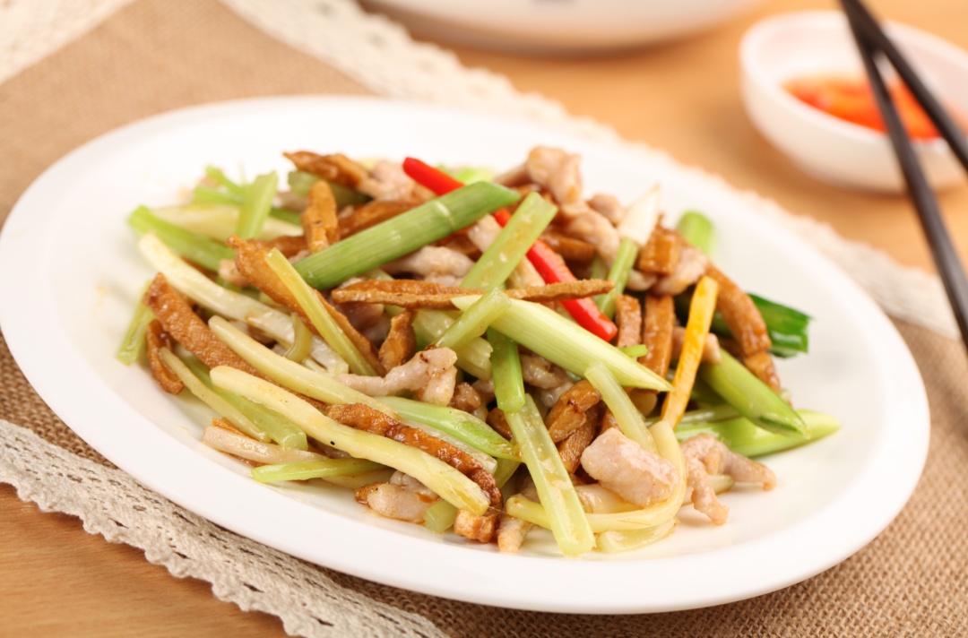 4 Lọai rau nhất định phải ăn trong m&ugrave;a h&egrave;: Dễ nấu, thanh m&aacute;t gi&uacute;p bạn giải nhiệt, bổ tỳ vị - Ảnh 10.