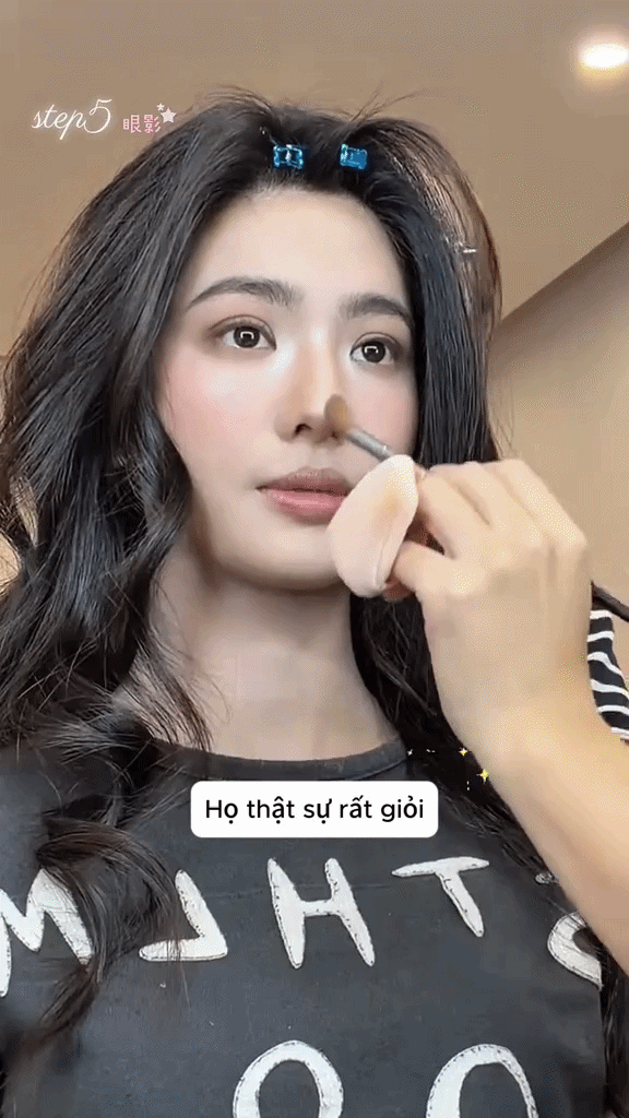 G&aacute;i Trung sang Việt Nam makeup hết 8 triệu, netizen tranh luận gi&aacute; vậy c&oacute; đ&aacute;ng?- Ảnh 1.