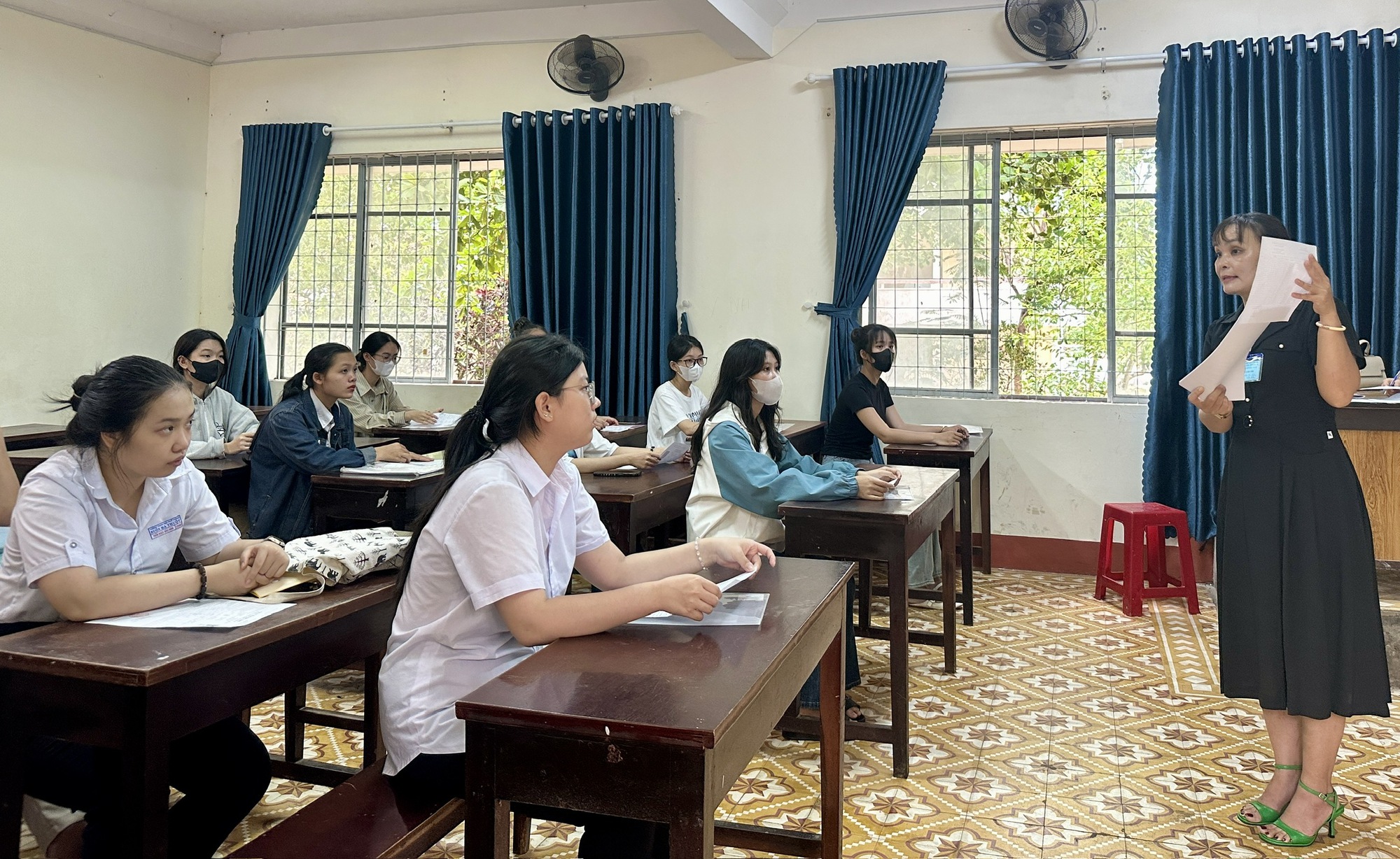 Đề xuất thu nhập tr&ecirc;n 28,6 triệu đồng/th&aacute;ng mới phải nộp thuế thu nhập c&aacute; nh&acirc;n - Ảnh 1.