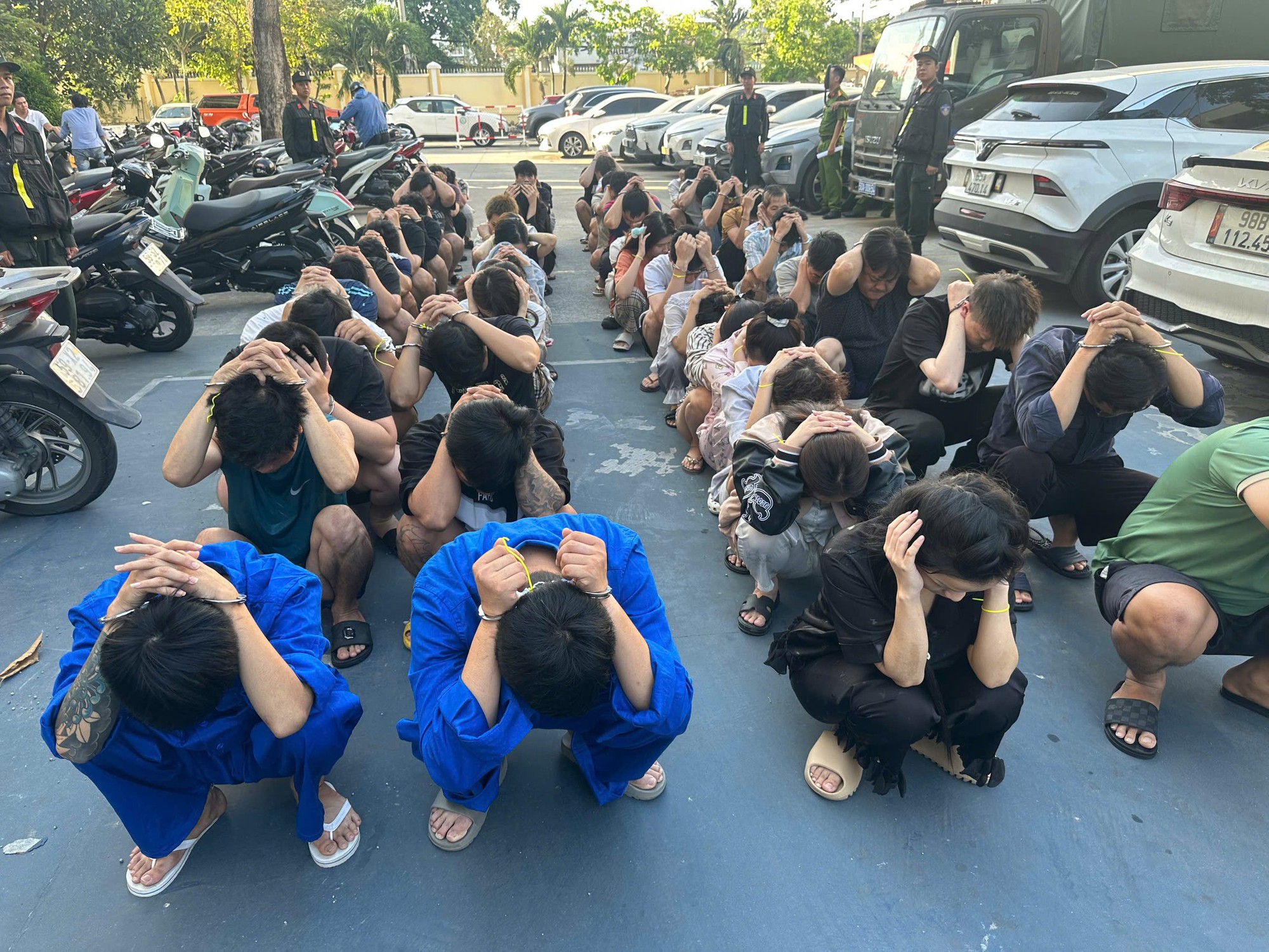 C&ocirc;ng an TPHCM triệt ph&aacute; đường d&acirc;y ma t&uacute;y lớn , bắt 140 đối tượng năm 2026 - Ảnh 4.