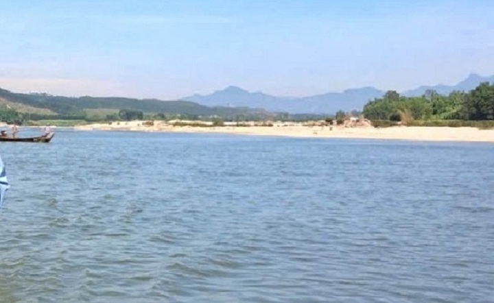 Rủ nhau tắm s&ocirc;ng Tr&agrave; Kh&uacute;c, 3 học sinh ở Quảng Ng&atilde;i chết đuối thương t&acirc;m - Ảnh 1.
