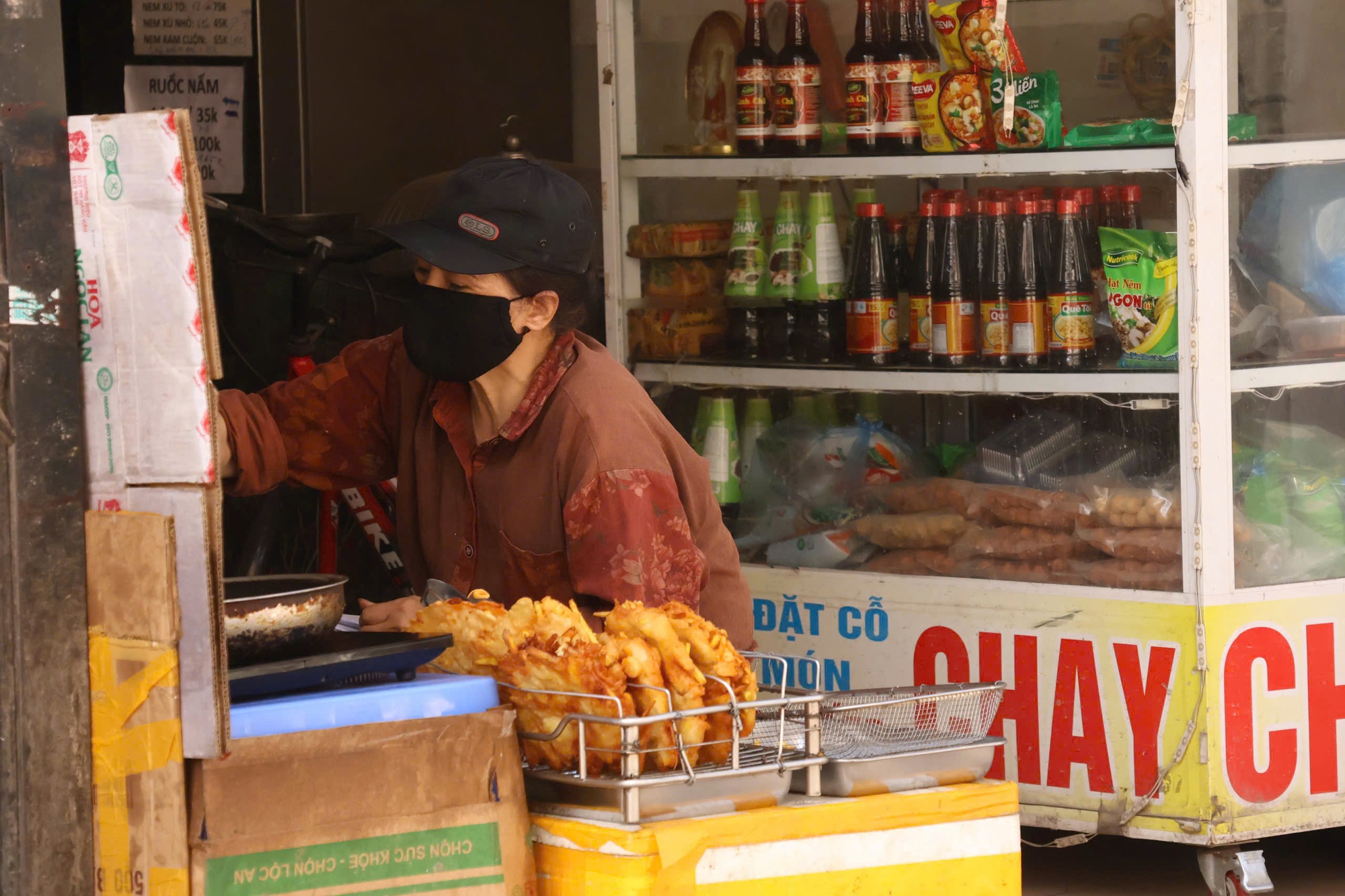 Bụi mịn H&agrave; Nội: Người d&acirc;n Thủ đ&ocirc; khốn khổ v&igrave; &ocirc; nhiễm từ đại c&ocirc;ng trường - Ảnh 7.