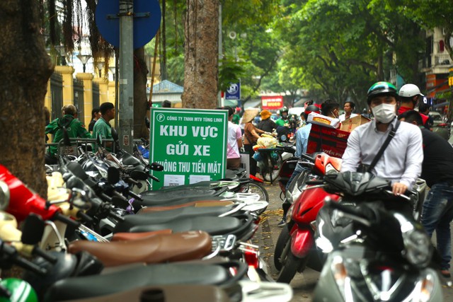 H&agrave; Nội thu ph&iacute; điện tử kh&ocirc;ng dừng tại to&agrave;n bộ b&atilde;i đỗ xe từ 1/7- Ảnh 1.