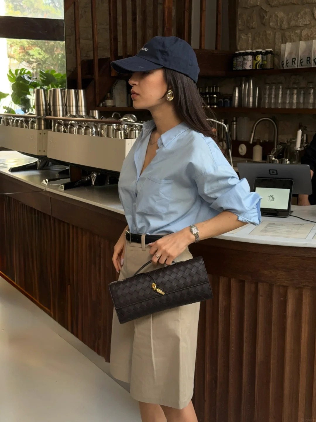 Phụ nữ Ph&aacute;p kh&ocirc;ng mặc cầu kỳ, nhưng lu&ocirc;n c&oacute; cảm gi&aacute;c rất cuốn h&uacute;t - Ảnh 9.