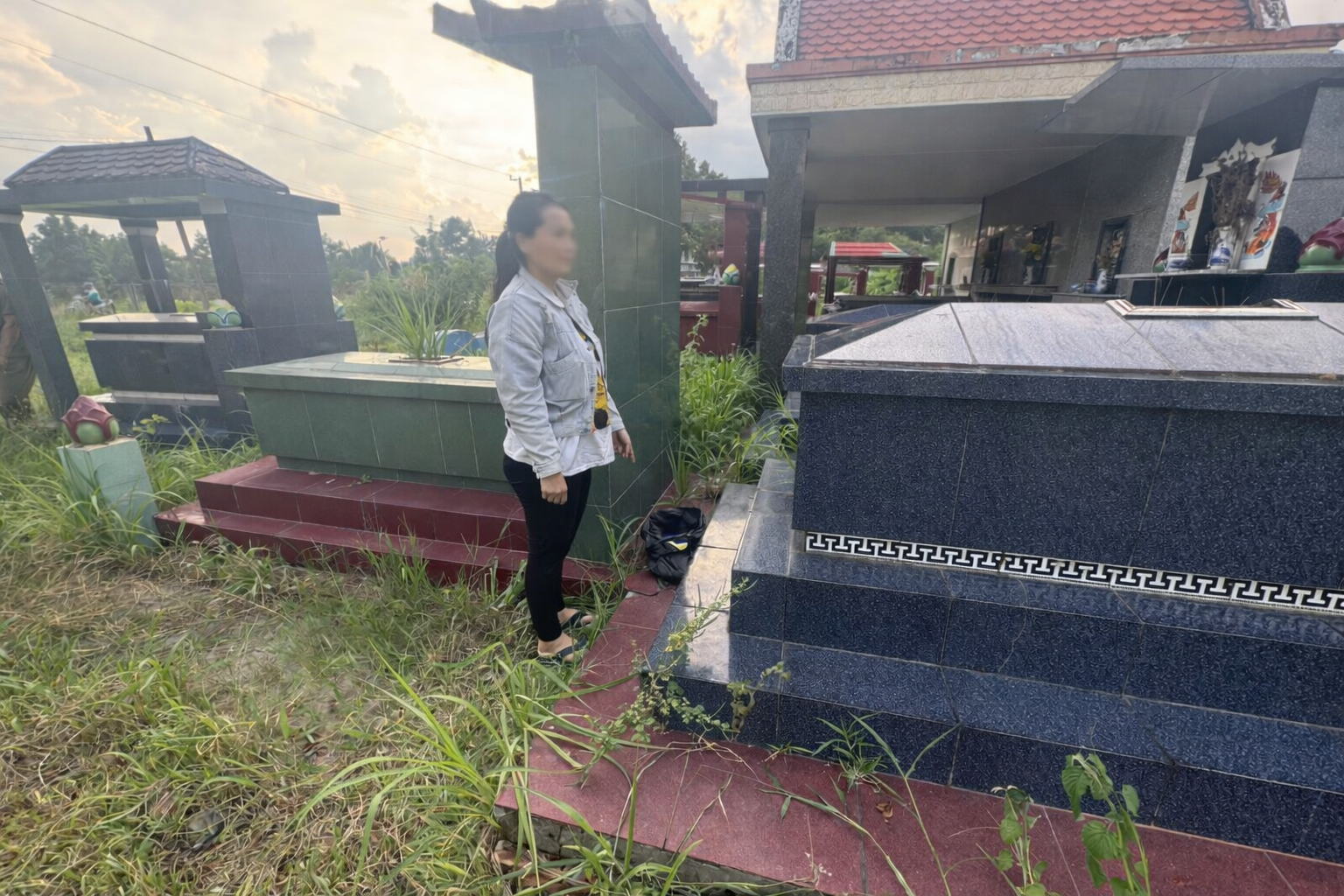 B&eacute; sơ sinh bị bỏ rơi trong t&uacute;i nilon đen tại TP . HCM g&acirc;y x&ocirc;n xao dư luận - Ảnh 1.