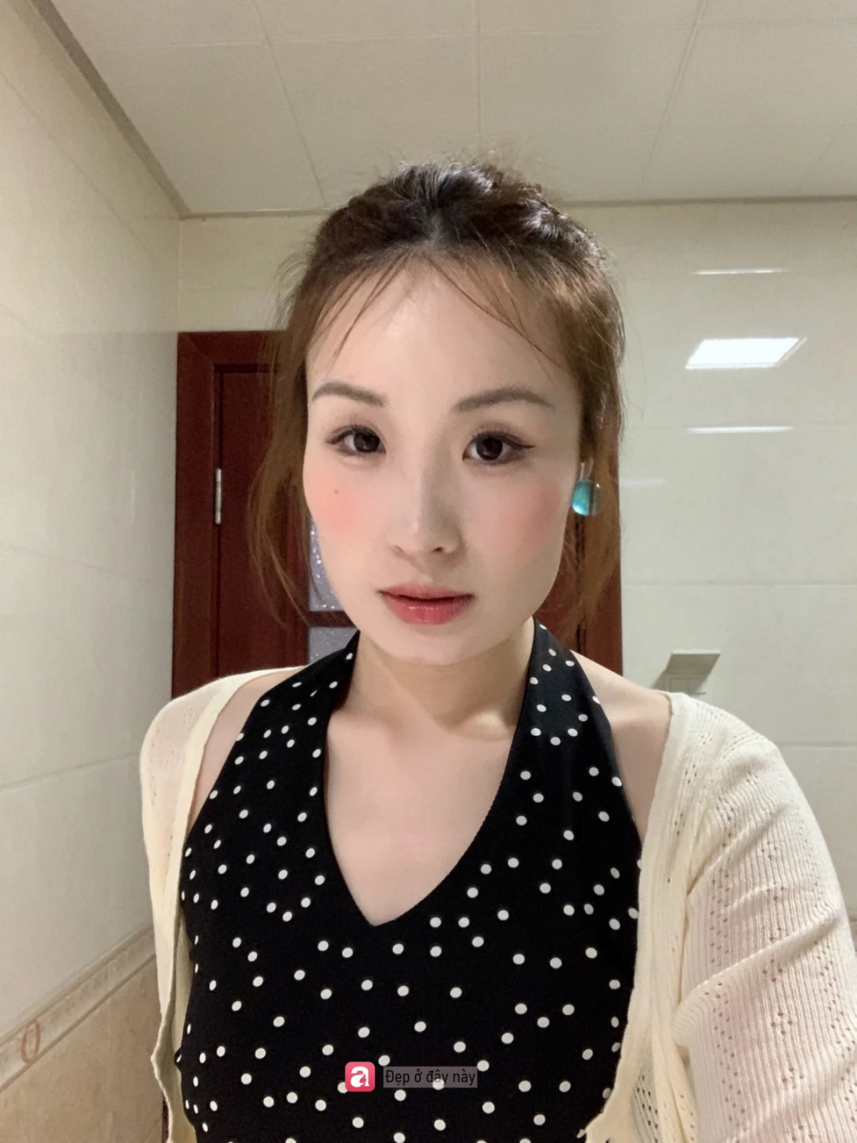 Mặt vu&ocirc;ng đừng chỉ đổi kiểu t&oacute;c, đổi đ&uacute;ng m&agrave;u t&oacute;c mới l&agrave; thứ gi&uacute;p gương mặt mềm hơn hẳn - Ảnh 3.