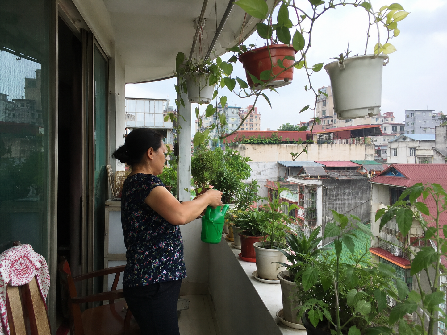 Mẹ H&agrave; Nội chia sẻ: T&ocirc;i đ&oacute;ng k&iacute;n cửa từ 10h s&aacute;ng v&agrave; h&oacute;a đơn điện m&ugrave;a h&egrave; giảm thấy r&otilde; - Ảnh 3.
