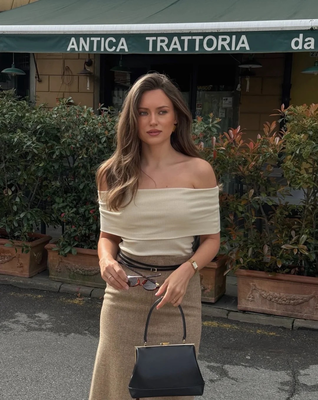 Phong c&aacute;ch &ldquo;quiet luxury&rdquo; của fashionista Đức đang l&agrave; h&igrave;nh mẫu mặc đẹp m&ugrave;a h&egrave; - Ảnh 2.