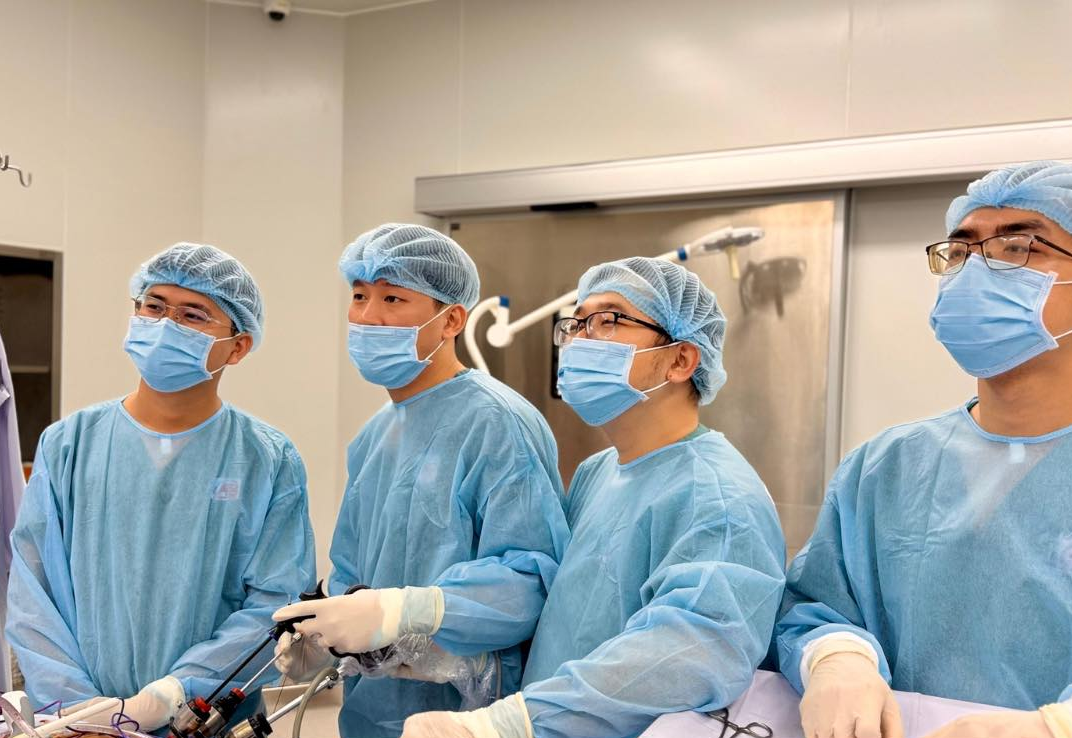 Tiểu lắt nhắt rồi b&iacute; tiểu, một người đ&agrave;n &ocirc;ng phải cấp cứu - Ảnh 1.