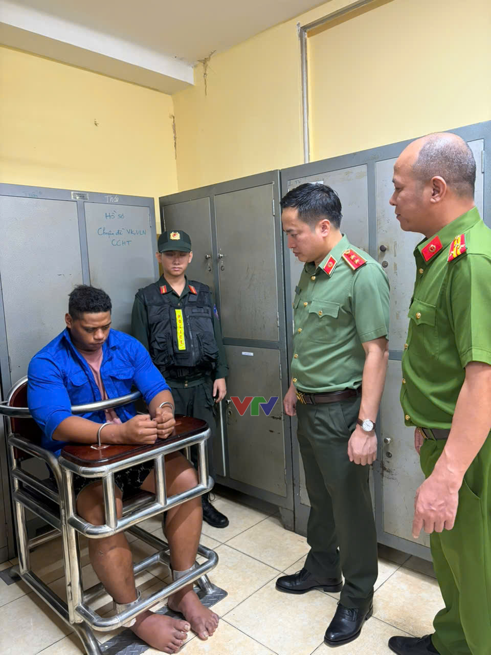 Bắt giữ 8 đối tượng gi&uacute;p sức cho 2 thủ phạm trong vụ nổ s&uacute;ng giết người tại TP Hồ Ch&iacute; Minh - Ảnh 3.