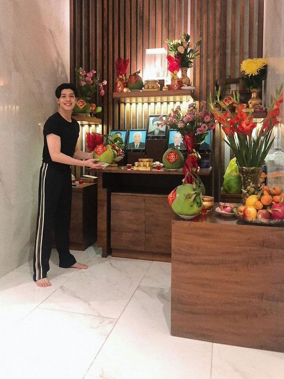 Ho&agrave;ng tử Vbiz tuổi U40 sống độc th&acirc;n trong biệt thự triệu đ&ocirc; ở TP.HCM: Nh&agrave; đẹp chuẩn 