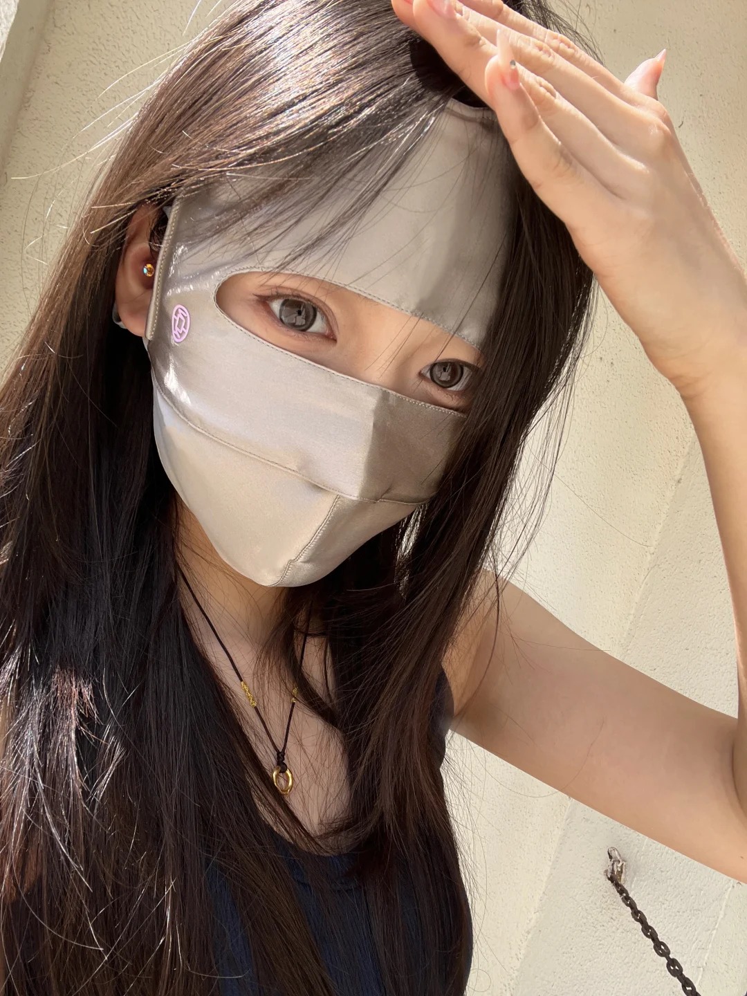 Nắng 40 độ, mặc k&iacute;n như ninja vẫn chưa đủ: Đ&acirc;y mới l&agrave; c&aacute;ch bảo vệ da đ&uacute;ng nhất - Ảnh 2.