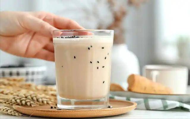 9 năm &ldquo;nghiện&rdquo; tr&agrave; sữa thay nước lọc, uống tới 3.000 cốc: Người phụ nữ biến hai quả thận th&agrave;nh... t&uacute;i đựng sỏi - Ảnh 4.