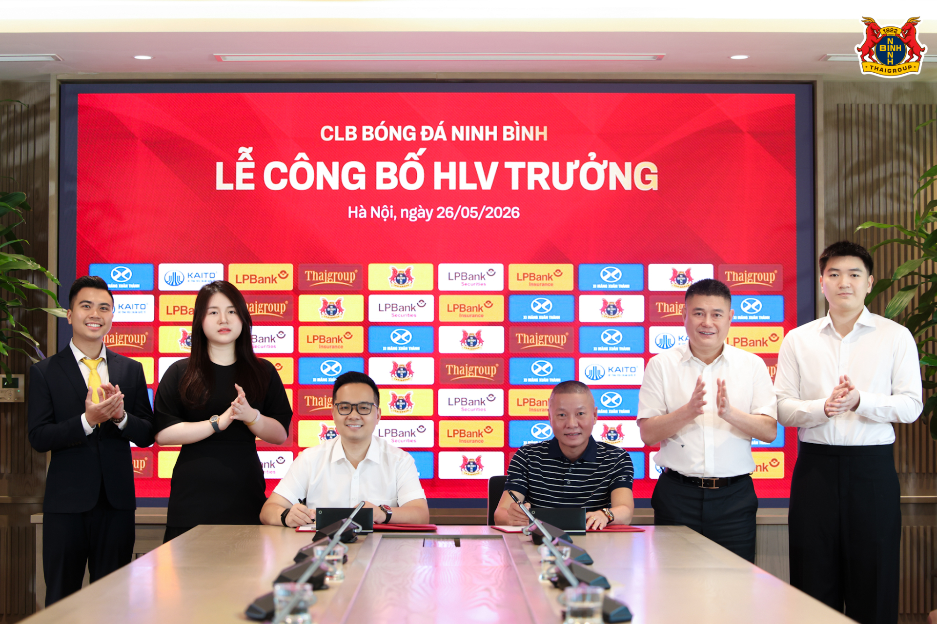 Nhan sắc &aacute;i nữ Bầu thụy - Chủ tịch trẻ nhất V . League g&acirc;y sốt trong l&agrave;ng b&oacute;ng đ&aacute; - Ảnh 3.