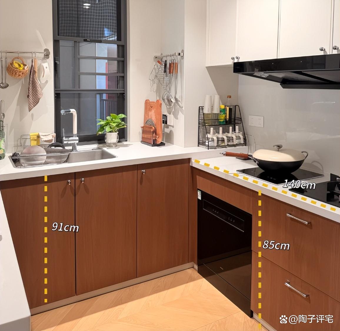 Cùng sửa bếp, tôi chi nhiều hơn hàng xóm gần 35 triệu đồng - đến khi dọn vào ở mới thấy: Có những khoản “đắt” nhưng đáng từng đồng - Ảnh 1.