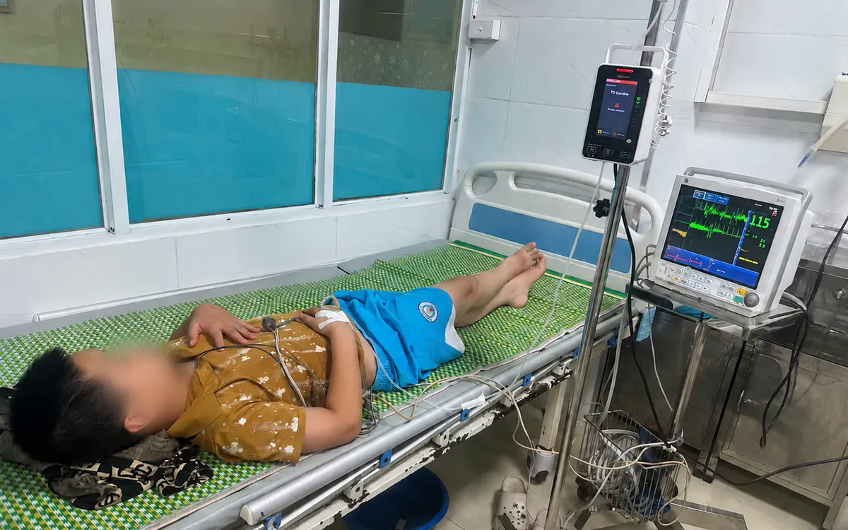 Cảnh b&aacute;o ngộ độc thuốc ở trẻ từ tủ thuốc gia đ&igrave;nh - Ảnh 1.