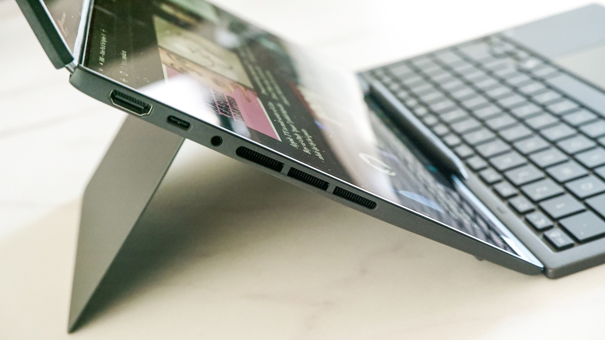 Hai m&agrave;n h&igrave;nh OLED gi&aacute; 90 triệu, laptop ASUS Zenbook DUO c&oacute; đ&aacute;ng kỳ vọng? - Ảnh 3.