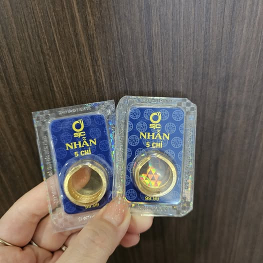 Cầm 100 triệu đi mua vàng lúc giá vàng 