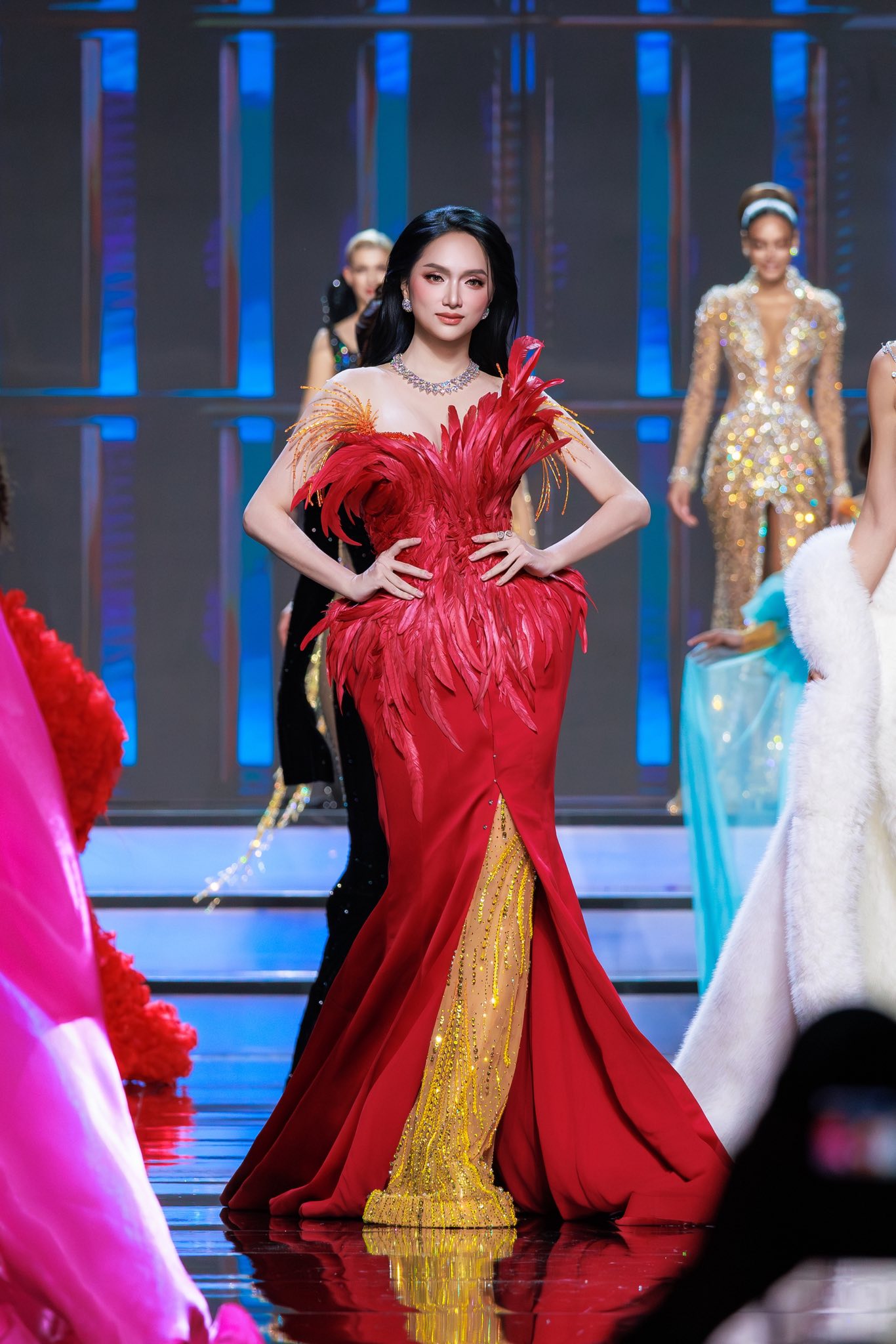 B&aacute;n kết 2 Miss Grand: Hương Giang bung skill thi bikini, nhận điểm số bất ngờ từ gi&aacute;m khảo kh&oacute; t&iacute;nh- Ảnh 7.