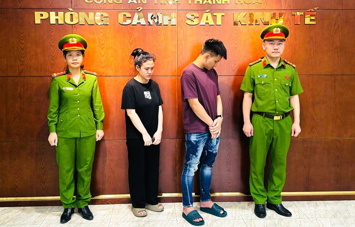 Khởi tố 2 bị can b&aacute;n h&agrave;ng giả mạo trị gi&aacute; hơn 30 tỉ đồng - Ảnh 1.