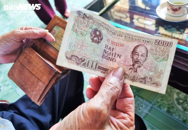 Hỗ trợ thiệt hại b&atilde;o lũ ở B&igrave;nh Định: Chỉ v&agrave;i ngh&igrave;n đồng g&acirc;y X&ocirc;n xao - Ảnh 1.