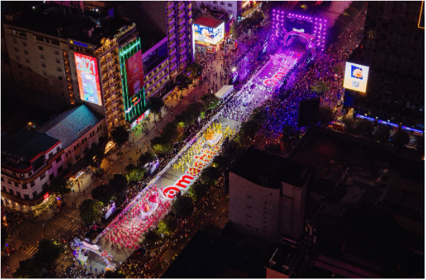 Omachi Debut 2026 - Xứ sở Tam Hoa khuấy động đại lộ Nguyễn Huệ - Ảnh 3.