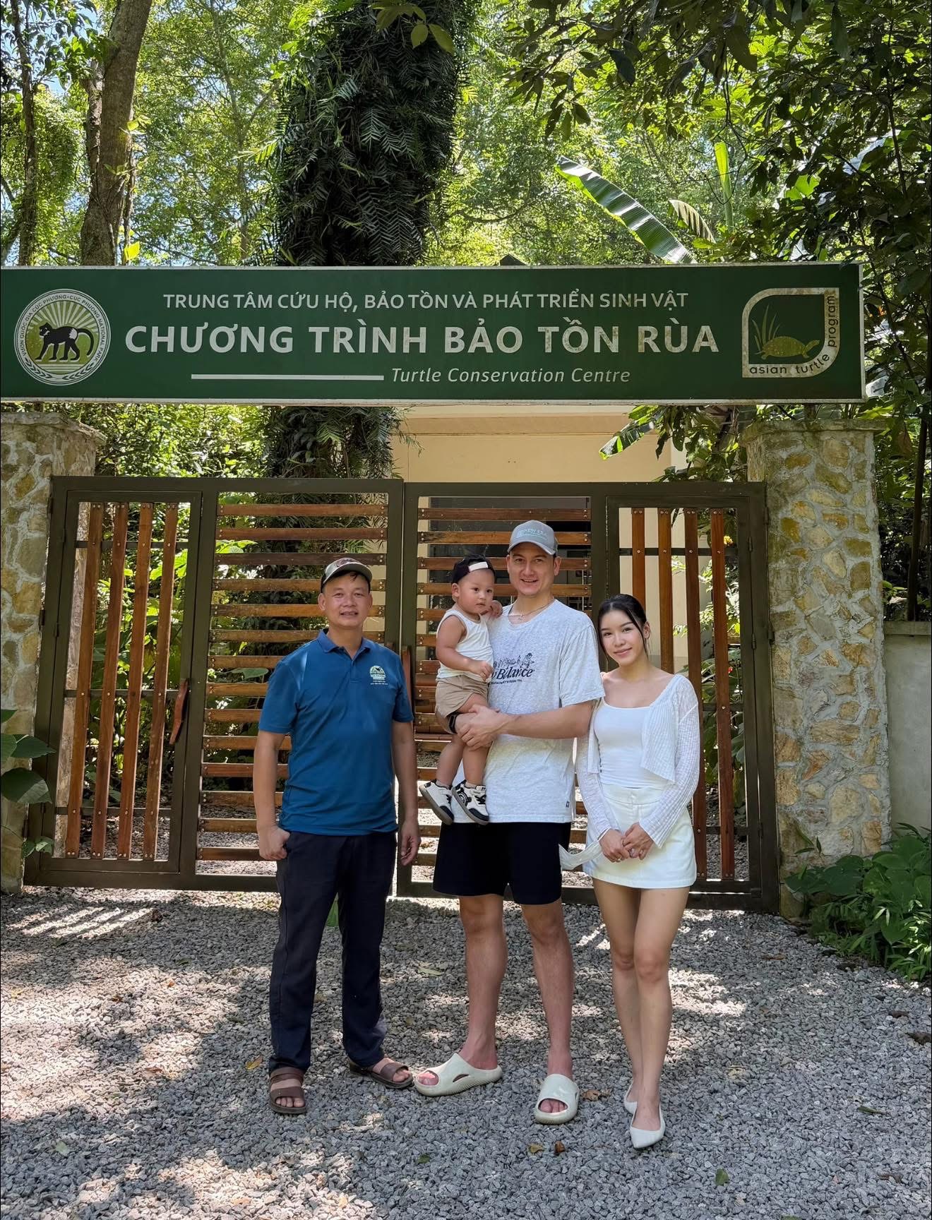 Yến Xu&acirc;n khoe v&oacute;c d&aacute;ng n&oacute;ng bỏng b&ecirc;n Văn L&acirc;m: Mẹ chồng người Nga g&acirc;y ch&uacute; &yacute; - Ảnh 6.