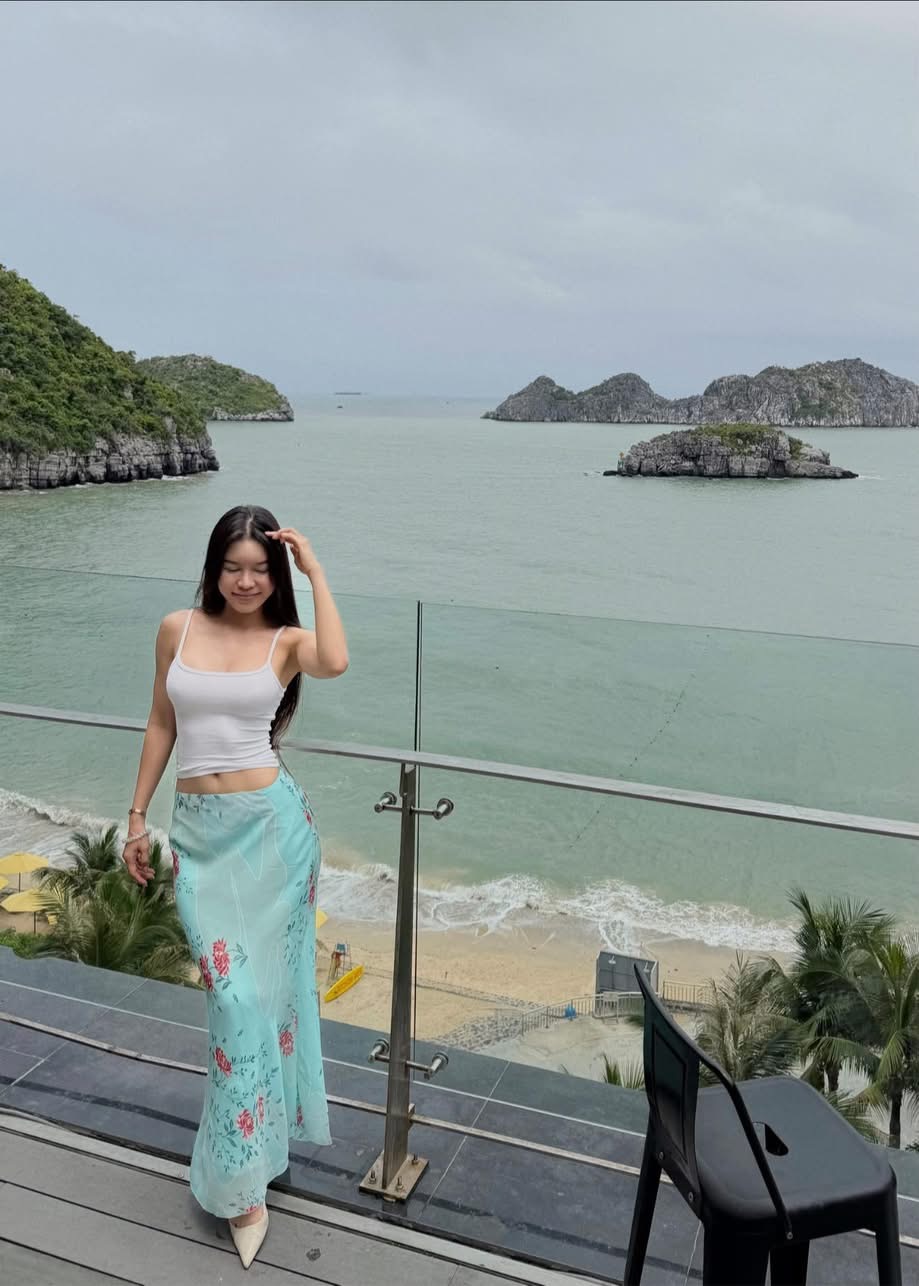 Yến Xu&acirc;n khoe v&oacute;c d&aacute;ng n&oacute;ng bỏng b&ecirc;n Văn L&acirc;m: Mẹ chồng người Nga g&acirc;y ch&uacute; &yacute; - Ảnh 1.