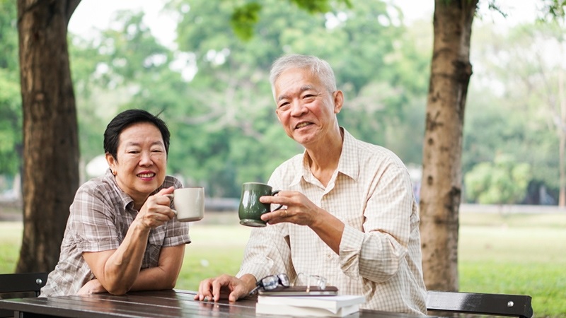 Nghỉ hưu 10 năm, t&ocirc;i nhận ra: C&oacute; tiền tiết kiệm cũng đừng vội cho con hết, h&atilde;y ưu ti&ecirc;n 3 điều n&agrave;y để tuổi gi&agrave; kh&ocirc;ng phụ thuộc ai - Ảnh 3.