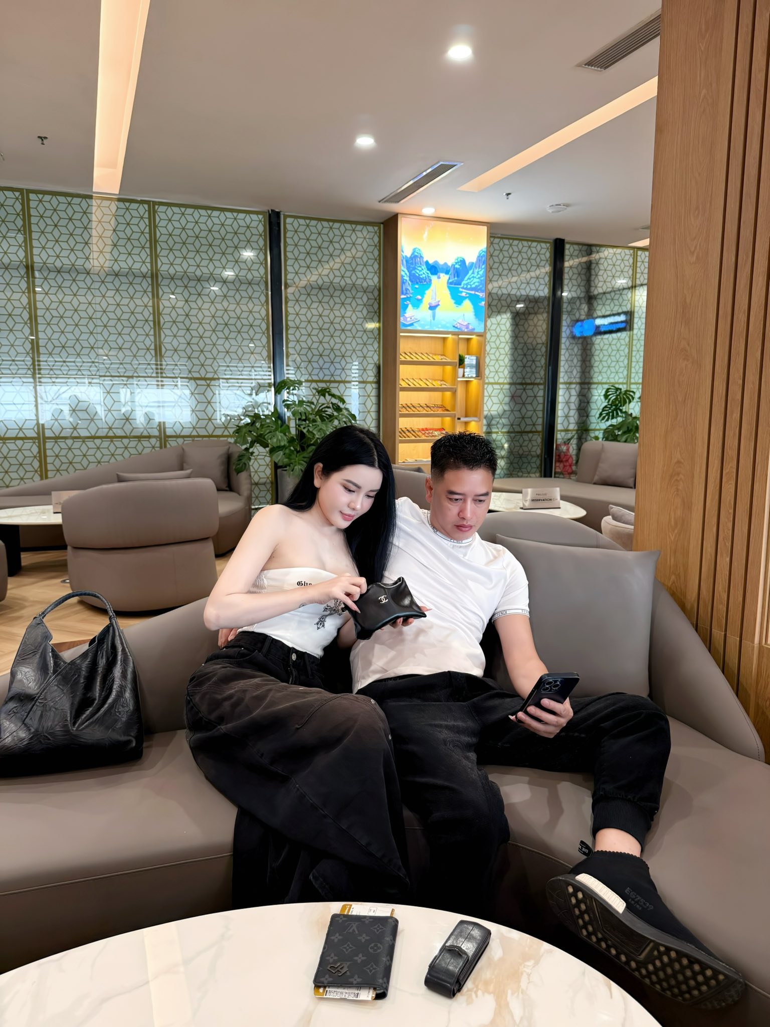 Cặp vợ chồng trung ni&ecirc;n 