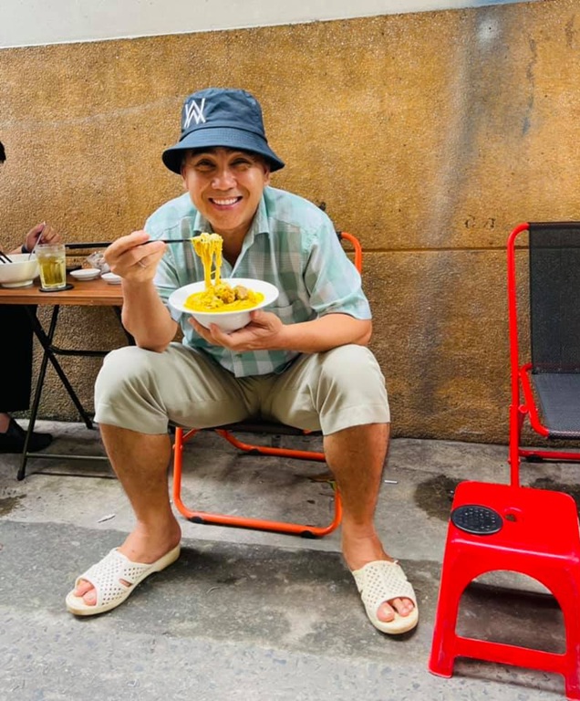 Nam NSƯT l&ecirc;n tiếng khi bị n&oacute;i l&agrave;m m&agrave;u, giả ngh&egrave;o giả khổ: 