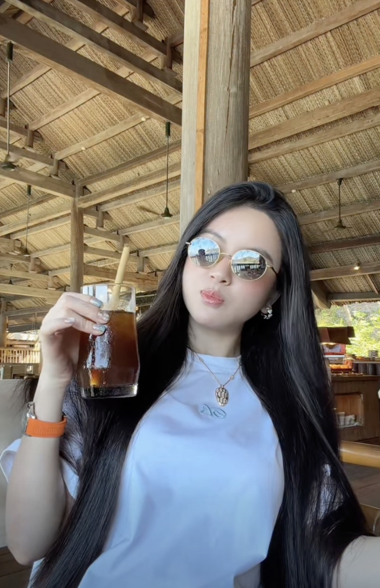 Chu Thanh Huyền v&agrave; Quang Hải c&ugrave;ng con kh&aacute;m ph&aacute; Nha Trang: Kỷ niệm đẹp của mẹ v&agrave; b&eacute; - Ảnh 8.