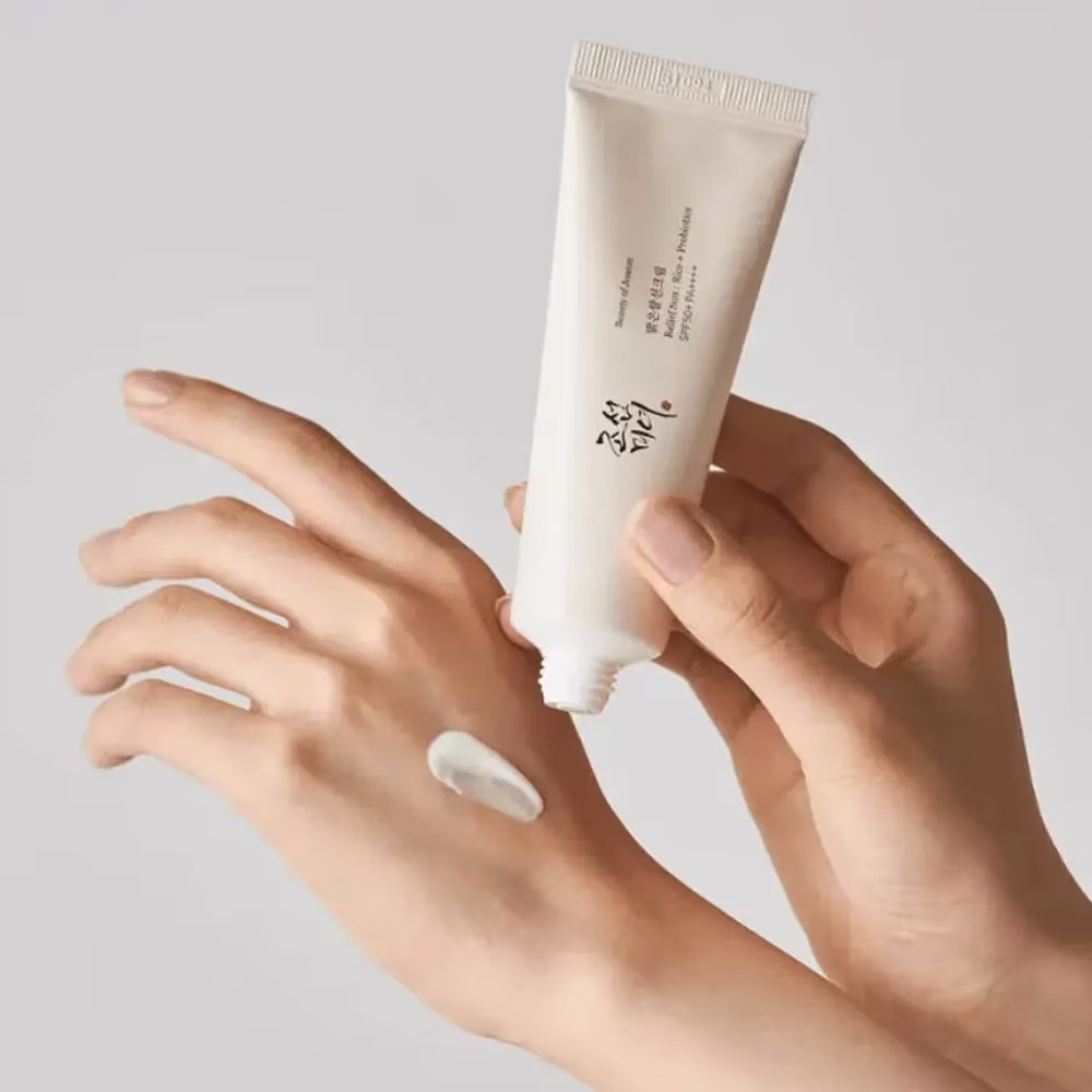 7 kem chống nắng SPF 50+ dành cho mùa hè: Có loại nhẹ như serum, có em kiềm dầu