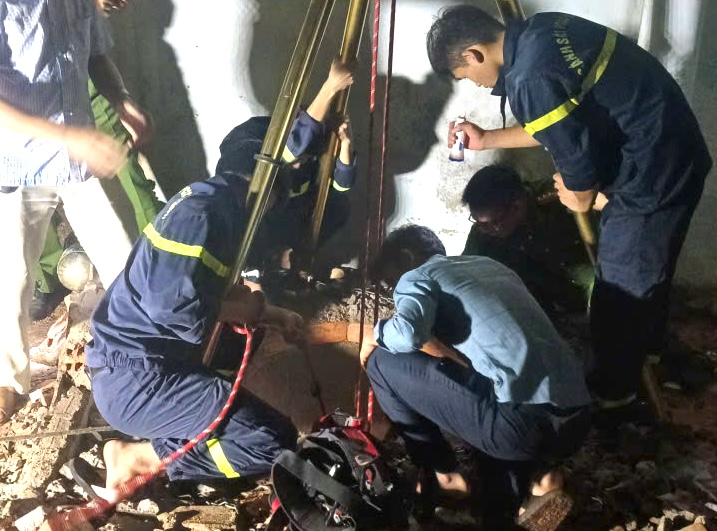 Cứu người phụ nữ rơi xuống giếng s&acirc;u 30 m&eacute;t kịp thời tại gia Lai - Ảnh 1.