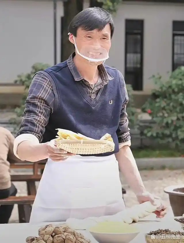 &Aacute;c mộng ph&iacute;a sau b&aacute;t m&igrave; 10.000 đồng: Cuộc sống thay đổi của &ocirc;ng chủ qu&aacute;n m&igrave; - Ảnh 2.