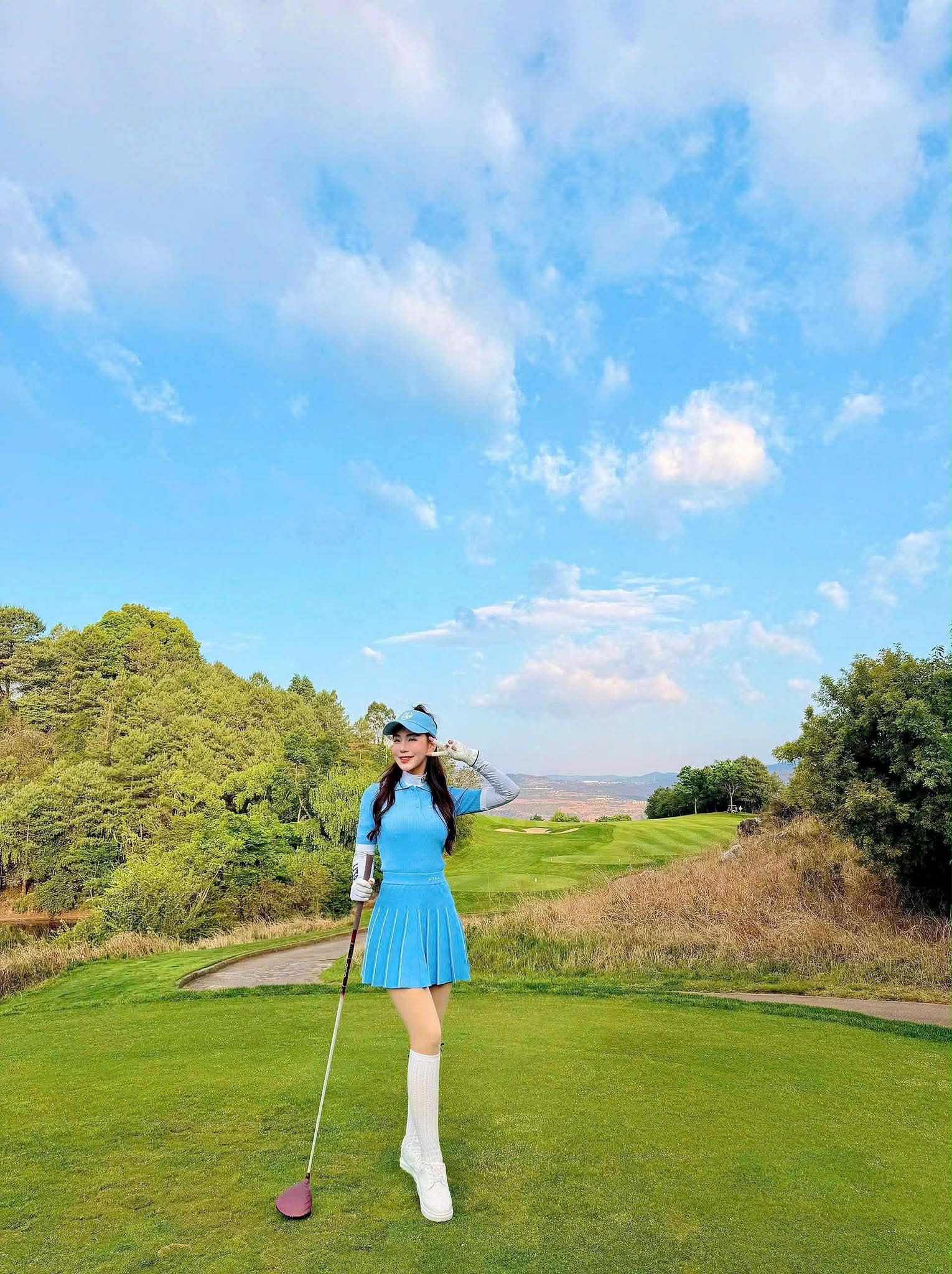 Mặc ai đi du lịch, MC Hải Anh chọn golf d&agrave;nh cho kỳ nghỉ 