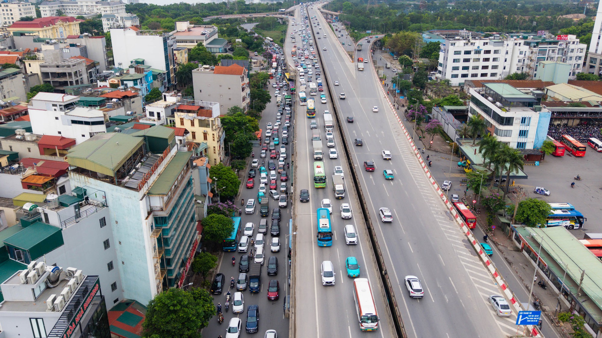 Dấu hiệu HẾT LỄ ch&iacute;nh l&agrave; cảnh tr&aacute;i ngược tr&ecirc;n 2 l&agrave;n đường cửa ng&otilde; l&uacute;c n&agrave;y! - Ảnh 2.