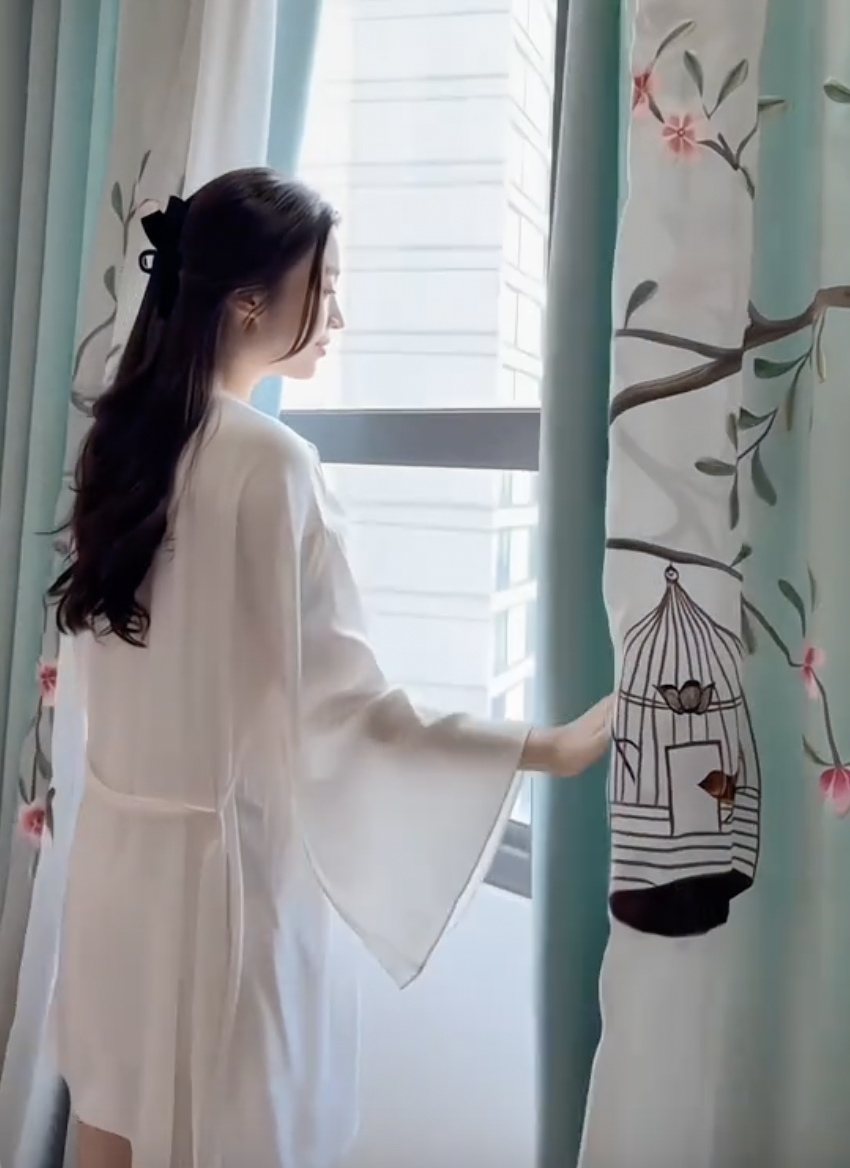 Nhan sắc đời thường của Đỗ Mỹ Linh khi mang thai lần 2 c&ugrave;ng con g&aacute;i v&agrave; chồng - Ảnh 5.